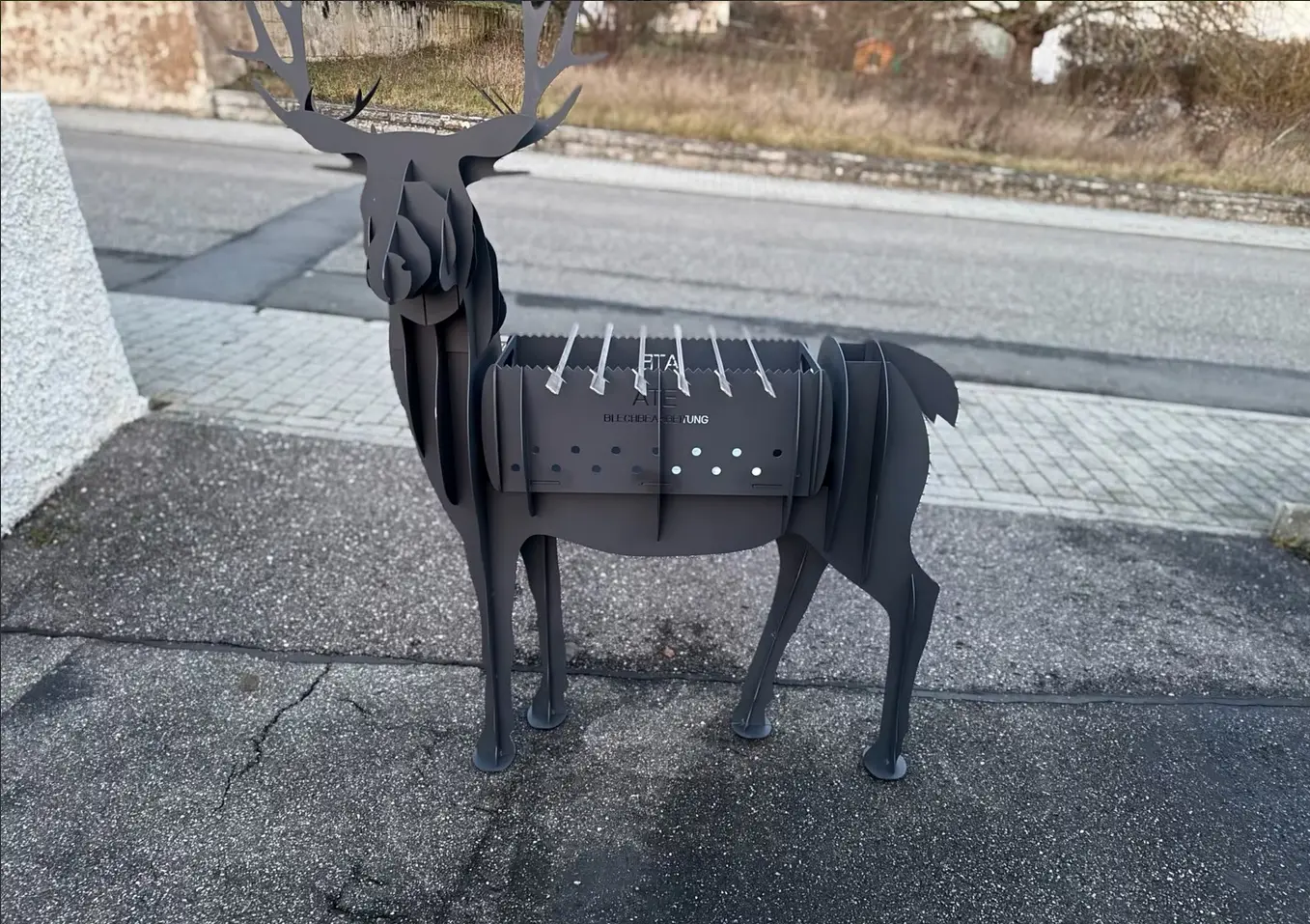 Projekt / Grill im Hirsch-Design