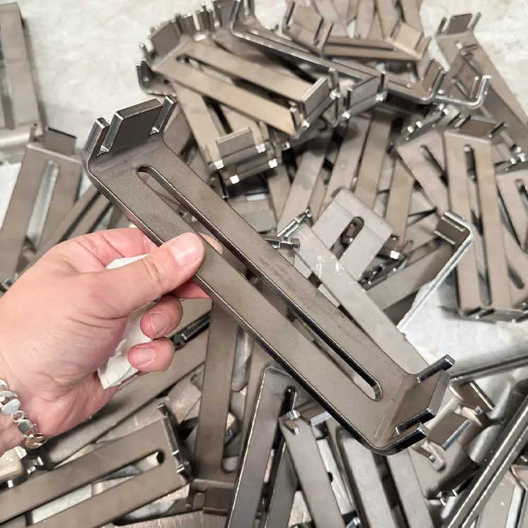 Projekt / Teile gelasert & gekantet